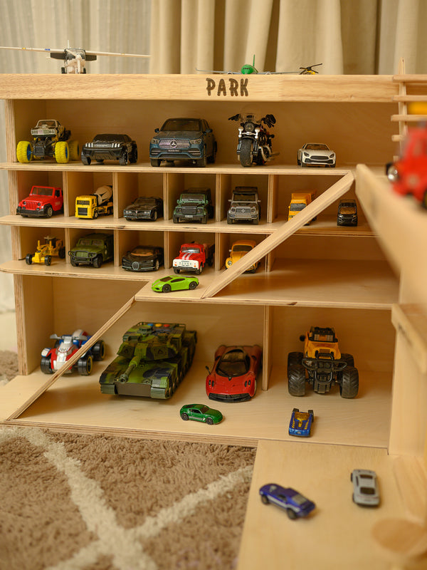 Awwlie's Car Park - Car Garage